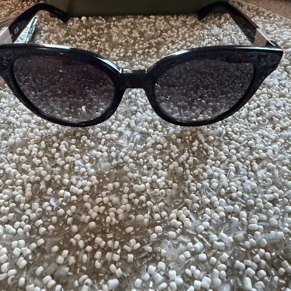 Longchamp LO697S Sunglasses Black with Foldable Case NEW 53-19-140 main image 8